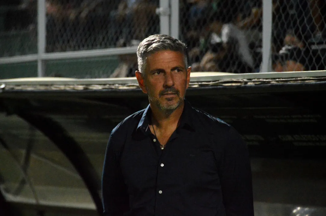 San Martín Nueva Chicago 3 Monasterio.jpg