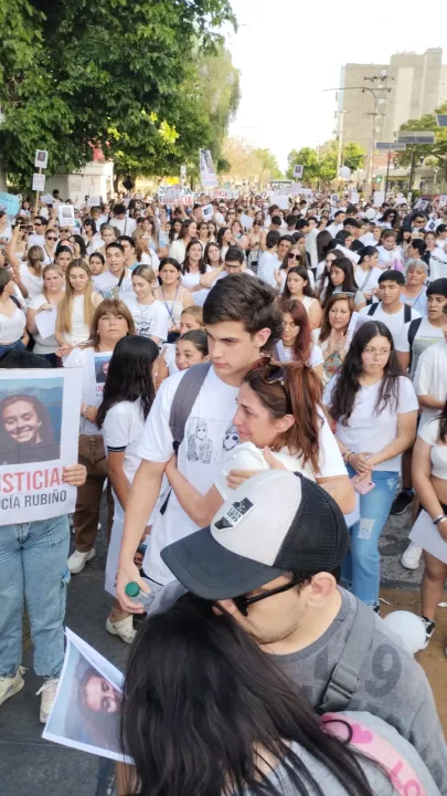 Marcha por Lucia Rubiño