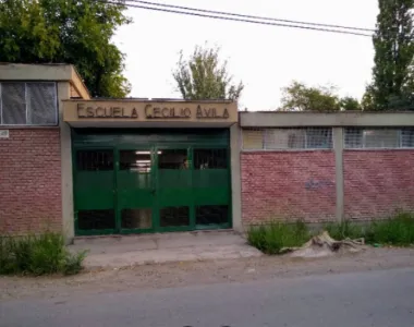 Investigan la desaparición de 14 matafuegos en una escuela de Rawson