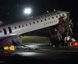 Un avión chocó contra un camión de bomberos al aterrizar y murieron los pilotos