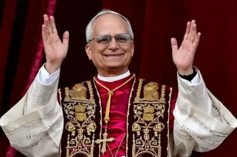 León XIV pidió rechazar la violencia en su primera Pascua como papa