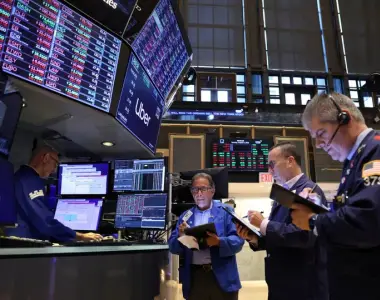 El riesgo país cayó a 402 puntos y alcanzó un nuevo mínimo en la era Milei