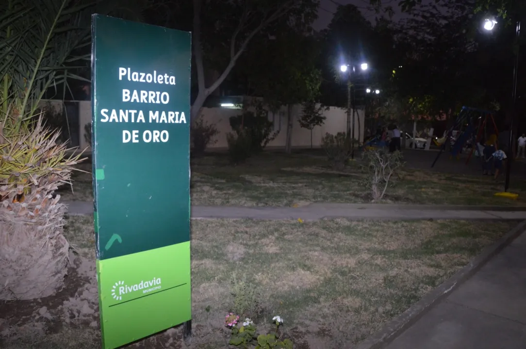 rivadavia plaza barrio santa maría de oro