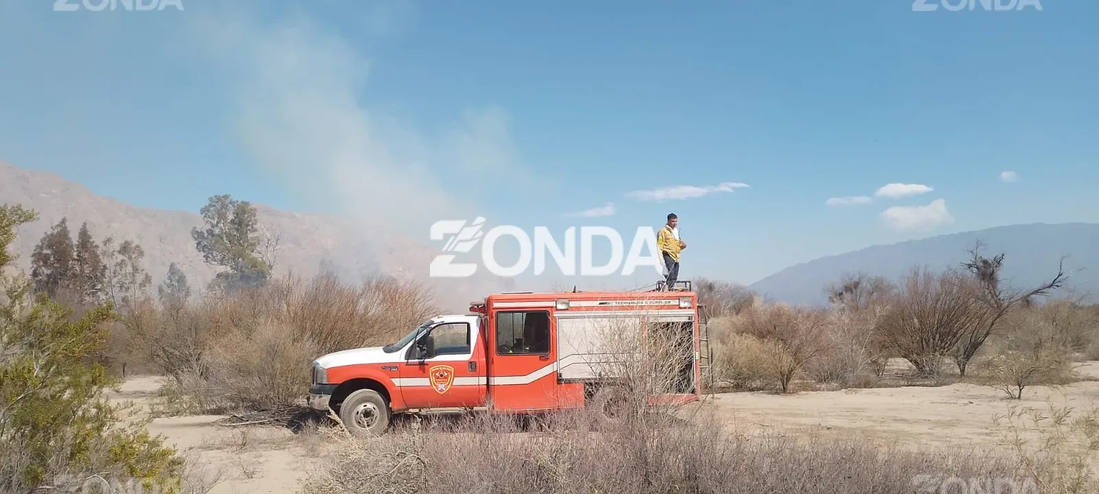 Incendio en Zonda, cerca del Parque Sarmiento