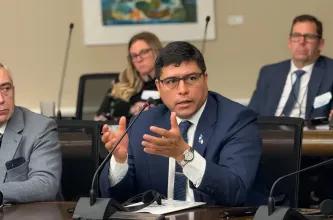 Claudio Vidal expuso en Alberta el perfil productivo de Santa Cruz ante empresarios canadienses