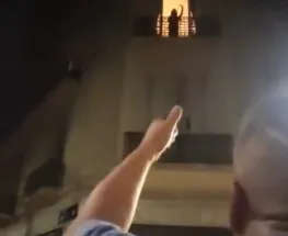 Un sanjuanino llevó una serenata a Cristina Kirchner frente a su casa en Constitución