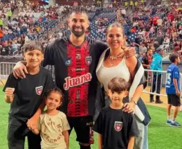 Un futbolista argentino pidió ayuda para localizar a su esposa y sus dos hijos tras el derrumbe de su edificio