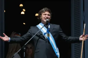 Piden a Javier Milei que decrete feriado por el duelo de Argentina ante Inglaterra