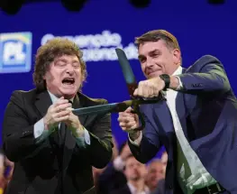 El PT llevó a la Justicia Electoral brasileña la visita de Milei a un acto de Flávio Bolsonaro