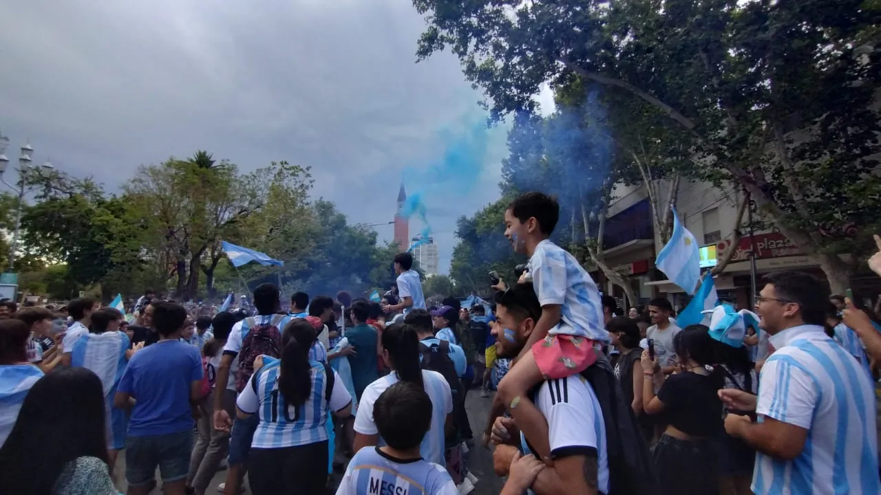Festejos en al plaza 25.jpg