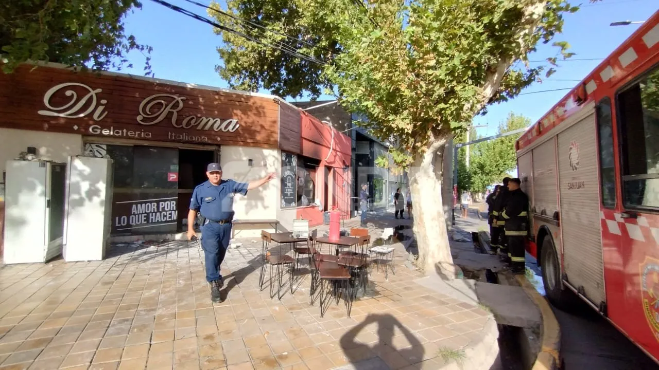 incendio en Di Roma (8).jpg