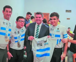 El Gobernador Orrego recibió a los campeones del ciclismo