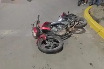 Motociclista herido con fractura expuesta tras choque con un auto en Caucete