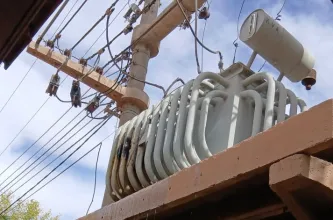 La rotura de un transformador causa alarma en Villa Calingasta