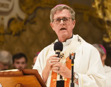 "Hay que cortar con vernos como enemigos": fuerte homilía en homenaje a Francisco