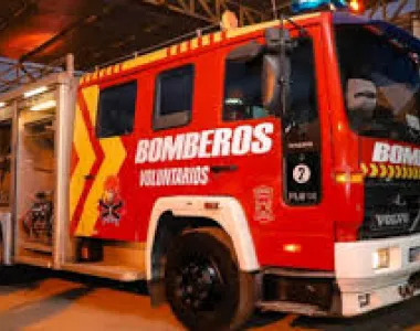 Un incendio en una casa dejó a un hombre herido y movilizó a Bomberos