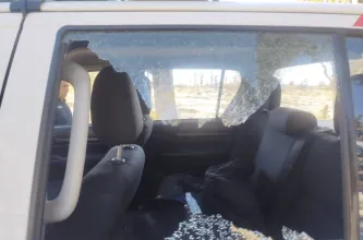 Ataque a policías y daños a un patrullero en el Instituto Nazario Benavídez