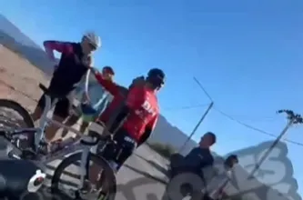 Una discusión entre un automovilista y ciclistas terminó con una agresión en Rivadavia