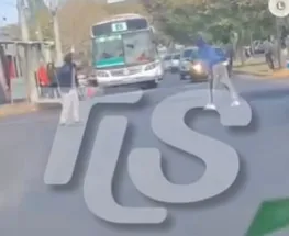 Violenta pelea entre cuidacoches alteró una esquina transitada de Capital