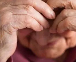 Detuvieron en Capital a un hombre acusado de usar la tarjeta de una jubilada para extraer $420 mil