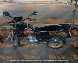 Recuperan una moto robada en Capital, pero los sospechosos escaparon tras un ataque a piedrazos
