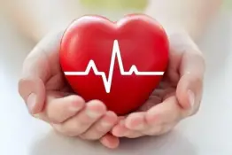 El yoga se posiciona como una práctica eficaz para cuidar el corazón