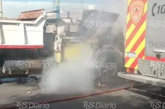 Un camión de carga se incendió en Pocito y sufrió daños totales