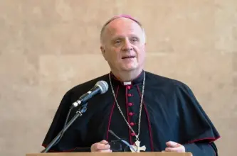 El Gobierno recibió al nuevo nuncio en plena atención por una eventual gira de León XIV