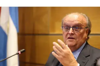 De Mendiguren anticipó una demanda contra Milei por las acusaciones de ladrón