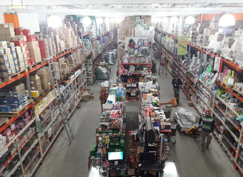 Robo en una distribuidora de Santa Lucía: se llevaron dinero y mercadería