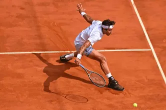 Etcheverry avanzó en Montecarlo con una victoria sobre Dimitrov