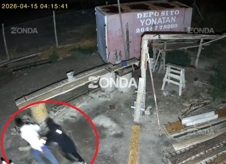 Con objetos robados entre la ropa: así cayeron dos menores en Rawson