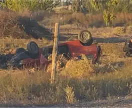 Un auto volcó en calle Rodríguez y cuatro personas resultaron con heridas