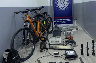 Tres detenidos y un importante secuestro de armas, droga y bienes robados tras allanamientos