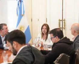 El Gobierno impulsa una comisión para hospitales universitarios y endurece su postura ante la marcha