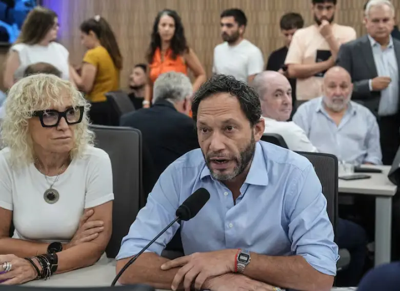 La Coalición Cívica llevó a Adorni ante la Justicia por presuntas omisiones patrimoniales