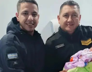 Efectivos de la Subcomisaría Cipolletti asistieron el parto de una joven en San Cayetano