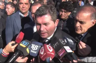 Orrego descartó asueto y habilitó una salida temprana para estatales por el partido de Argentina