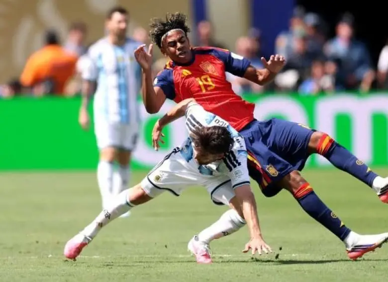 El embajador español sugirió una Finalissima con Argentina y una despedida para Messi