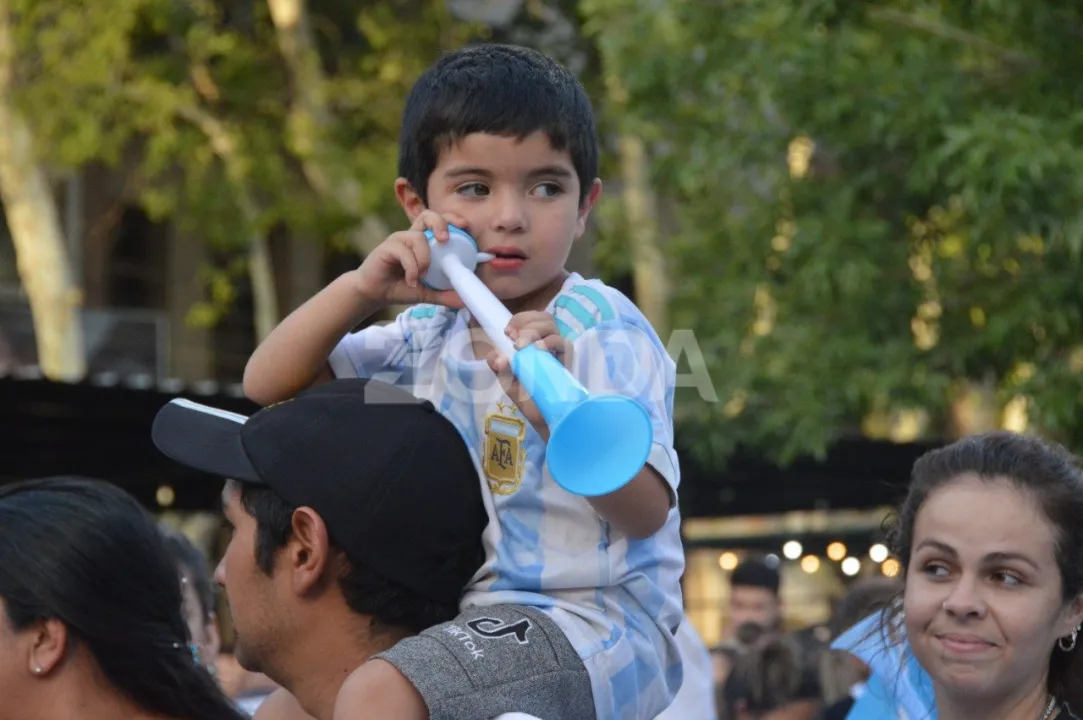 caravana sanjuanina por el mundial (15).jpg