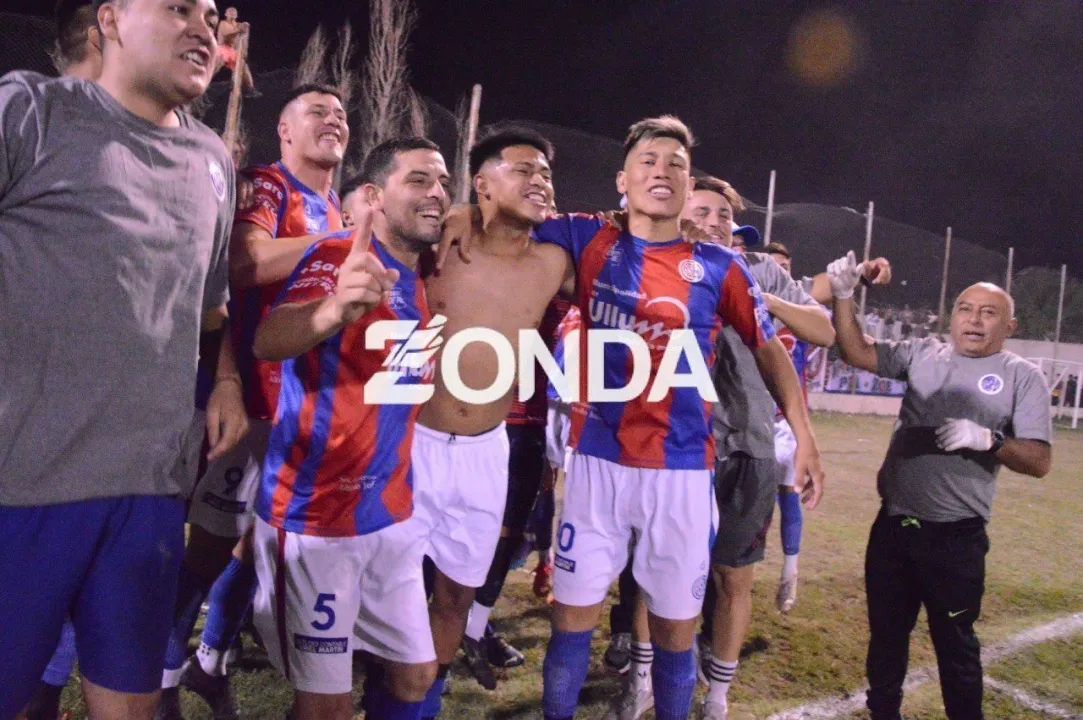 San Lorenzo de Ullum campeon 3.jpg