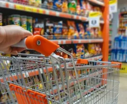 El consumo masivo sigue débil: caen supermercados y repuntan mayoristas