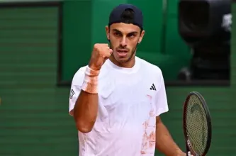 Cerúndolo venció a Tsitsipas y avanzó en Montecarlo