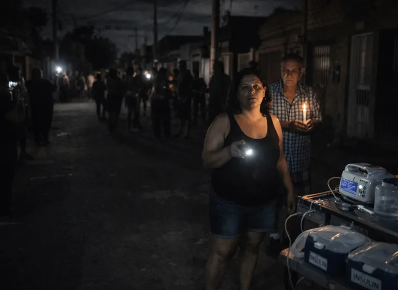 Vecinos de Villa El Salvador y Barrio 1 de Noviembre siguen sin luz y exigen respuestas