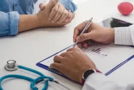 El Ejecutivo volvió a estirar el plazo para aplicar la cuota transparente en el sistema de salud