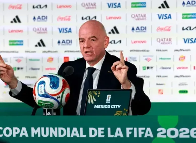 Infantino destacó a Argentina entre los candidatos y defendió la presencia de Irán
