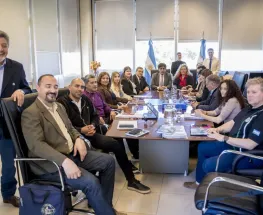 Qué aumento ofreció el Gobierno a los docentes y qué respuesta analizan los gremios
