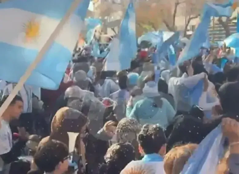 La Policía cerrará accesos a la Peatonal y desplegará 230 efectivos tras el partido de Argentina
