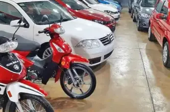 Las motos aceleran y los autos siguen en retroceso: crece la brecha en los patentamientos