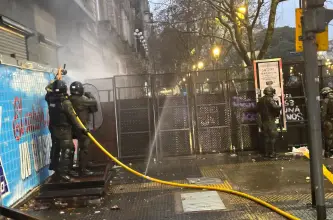 Incidentes durante la protesta contra la Ley de Propiedad Privada: tres detenidos y dos agentes heridos